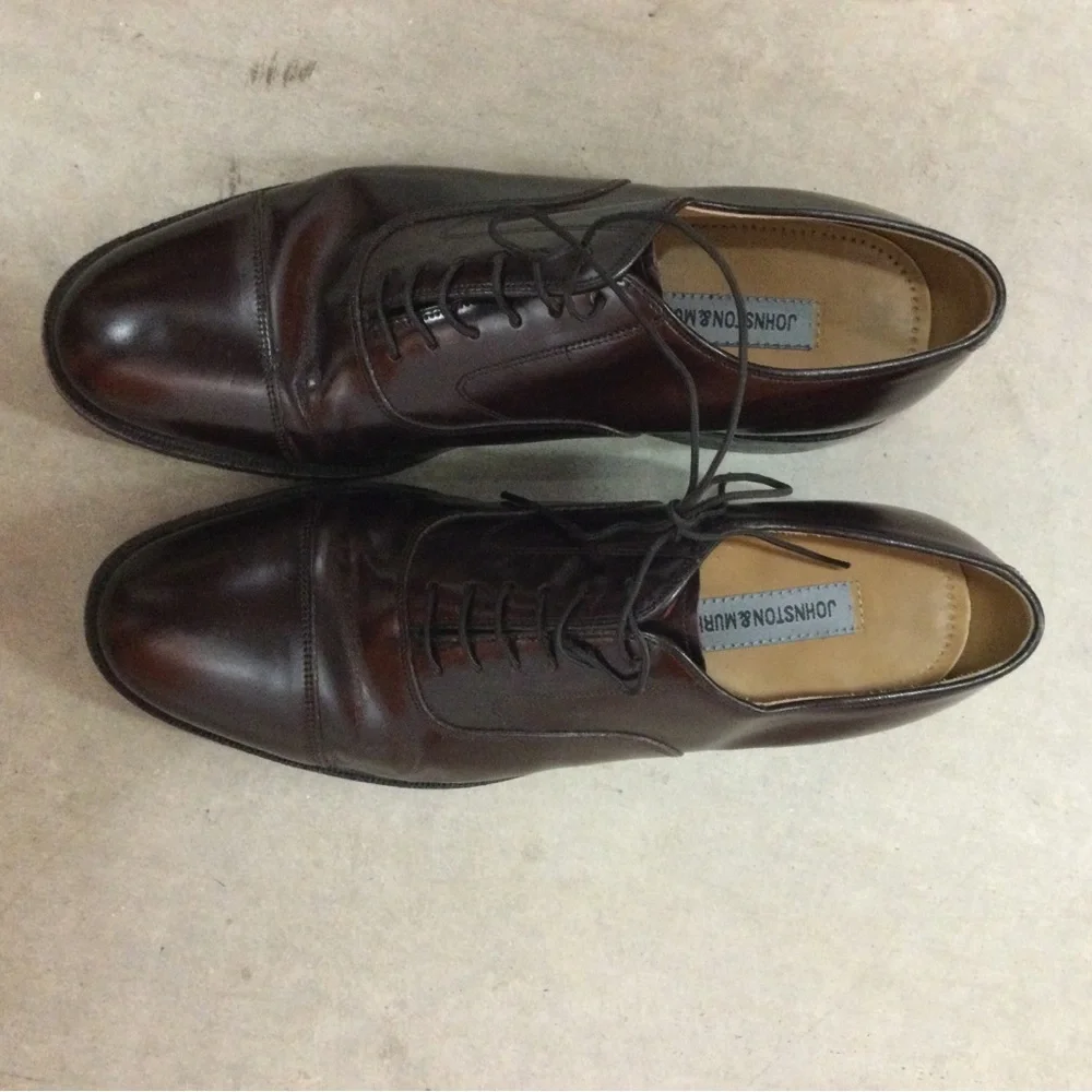 Johnston & Murphy Men’s Dark Brown Leather Cap-Toe Oxfords